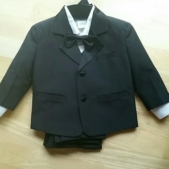 ring bearer outfits men's wearhouse